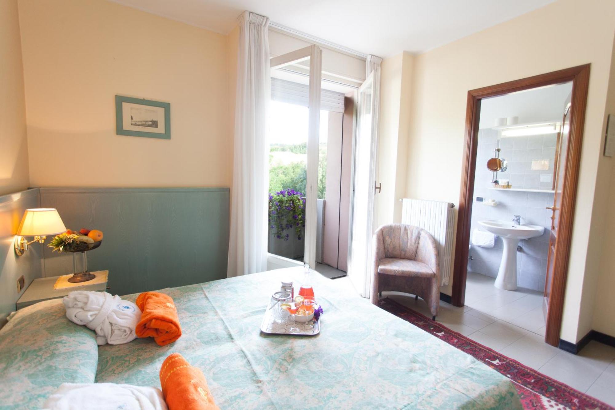 Hotel Sporting Tabiano Terme Phòng bức ảnh
