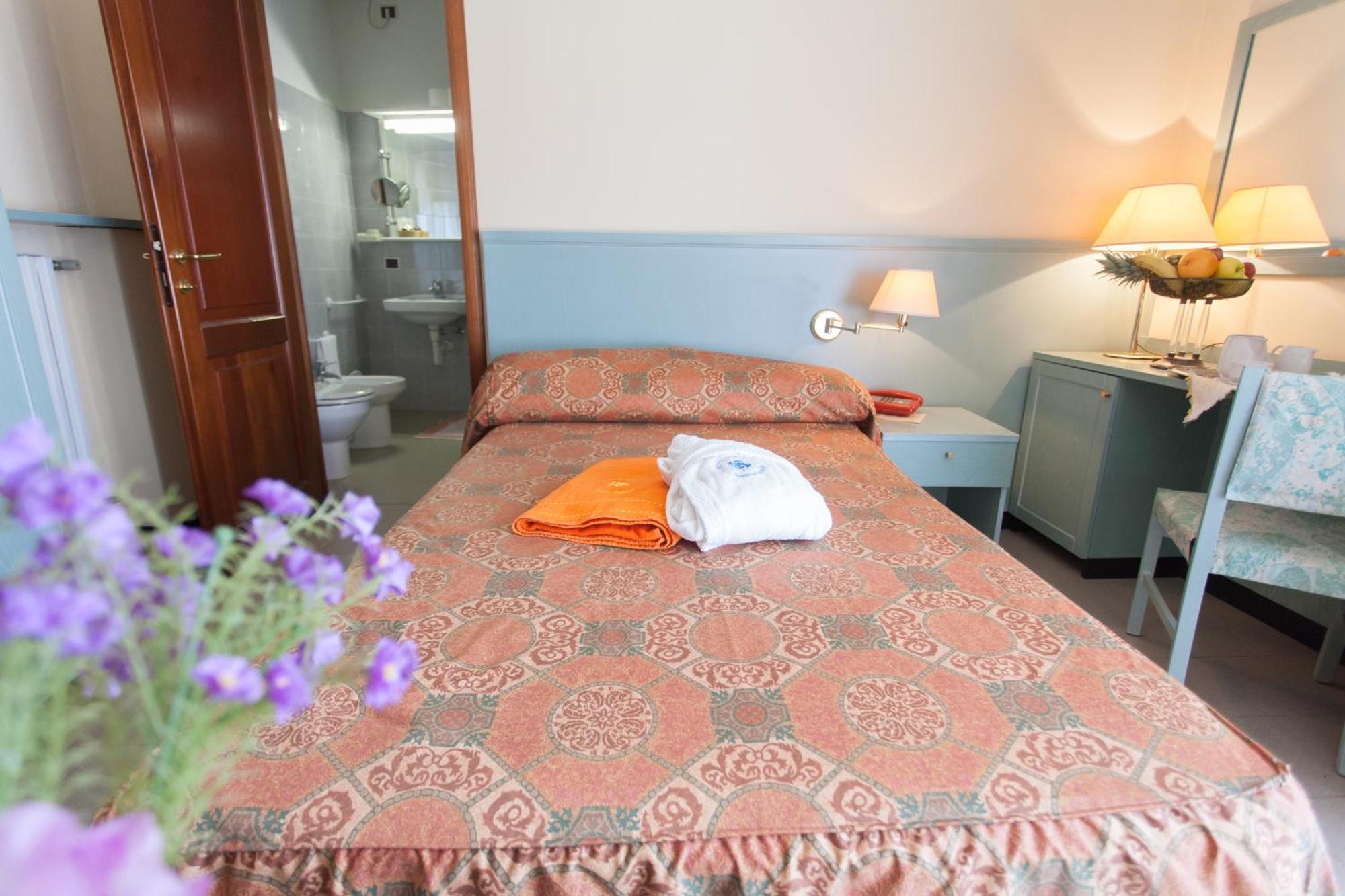 Hotel Sporting Tabiano Terme Phòng bức ảnh