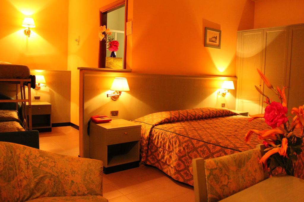 Hotel Sporting Tabiano Terme Phòng bức ảnh