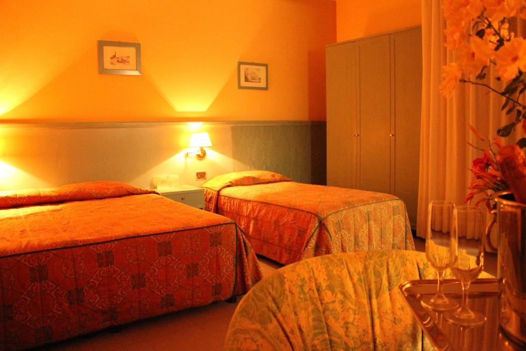Hotel Sporting Tabiano Terme Phòng bức ảnh